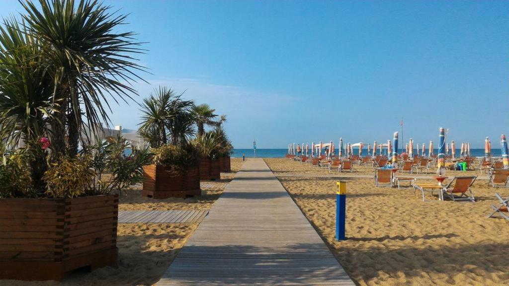 STUDIO Solarium Bibione Esterno foto